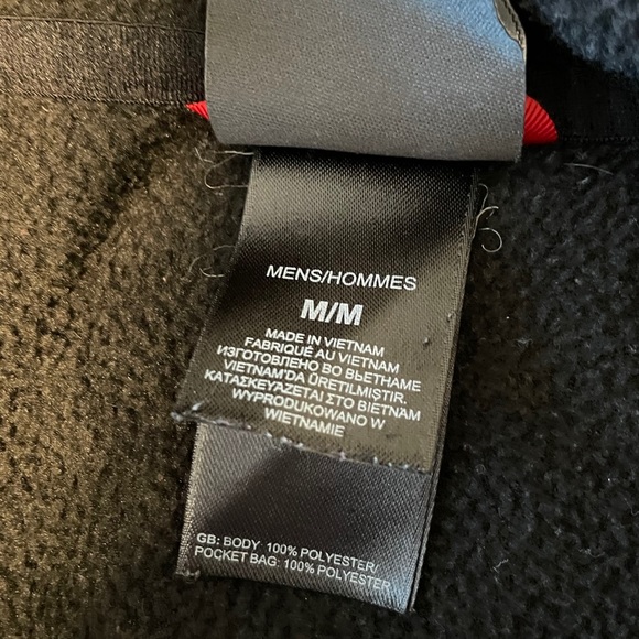 Black North Face jacket - Picture 4 of 5